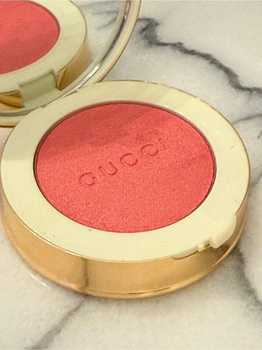 Gucci
Glow Dewy Powder Blush in 02 Fresh Coral - Picture 4 of 5